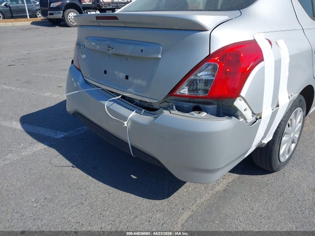 Nissan Versa 1.6 S+