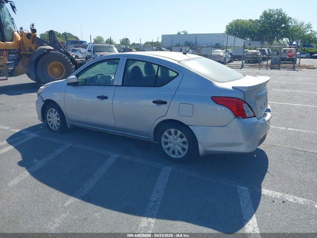 Nissan Versa 1.6 S+
