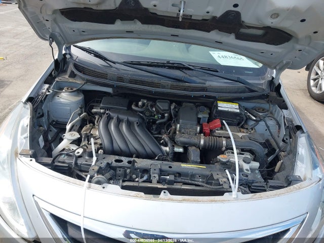 Nissan Versa 1.6 S+