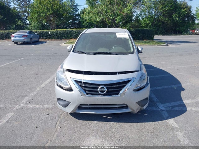Nissan Versa 1.6 S+
