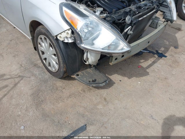 Nissan Versa 1.6 S+
