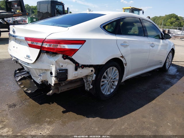 Toyota Avalon Hybrid Limited