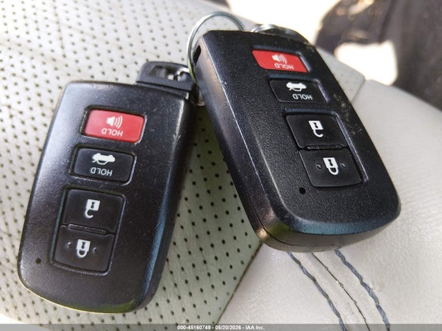 Toyota Avalon Hybrid Limited