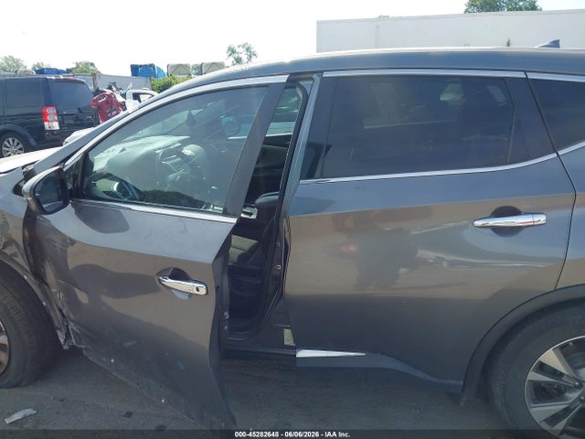 Nissan Murano S