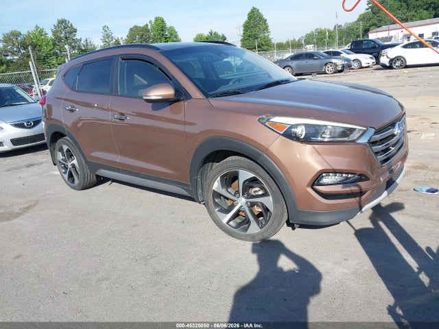 Salvage Hyundai TUCSON Image