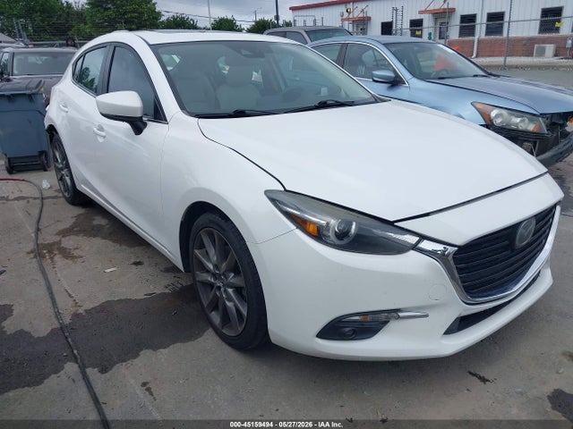 Salvage Mazda Mazda3 Image
