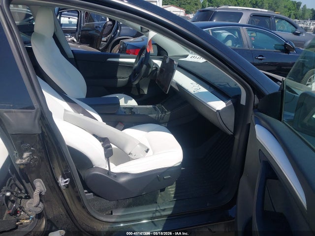 Tesla Model Y Long Range Dual Motor All-wheel Drive
