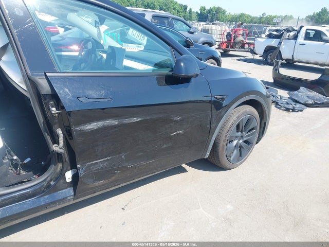 Tesla Model Y Long Range Dual Motor All-wheel Drive