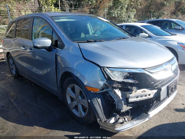 Salvage Honda Odyssey Image
