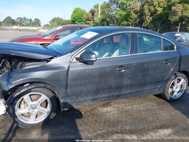 Volvo S60 T5