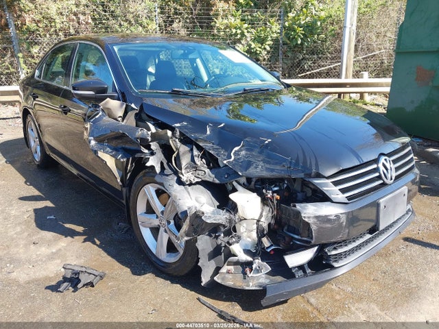 Salvage Volkswagen Passat Image