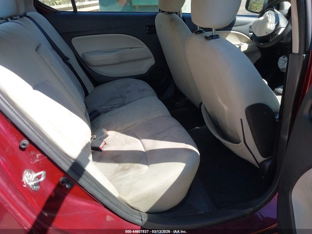 Mitsubishi Mirage Es