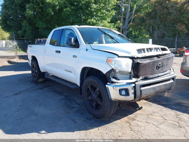 Salvage Toyota Tundra Image
