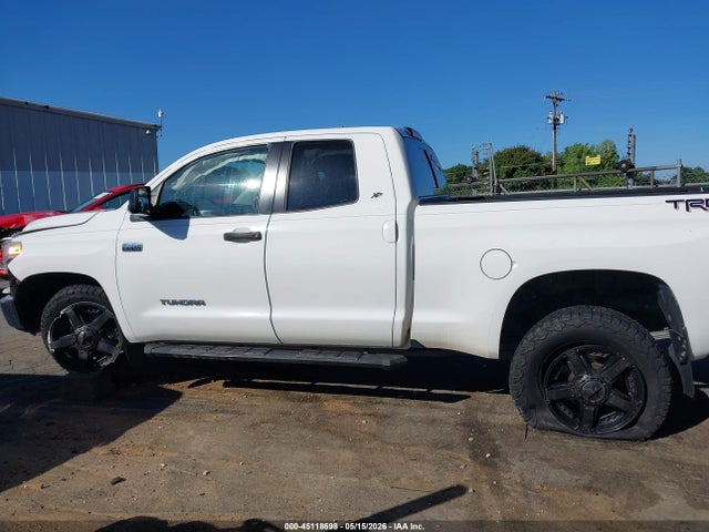 Toyota Tundra Sr5 5.7l V8