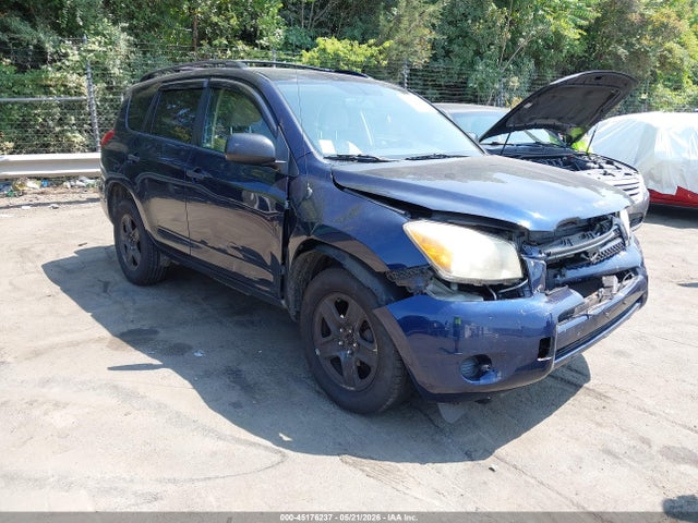 Salvage Toyota RAV4 Image