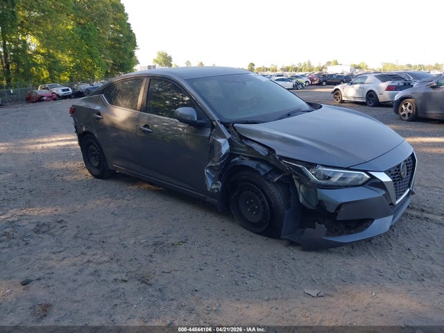 Salvage Nissan Sentra Image