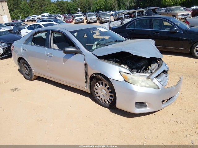 Salvage Toyota Camry Image
