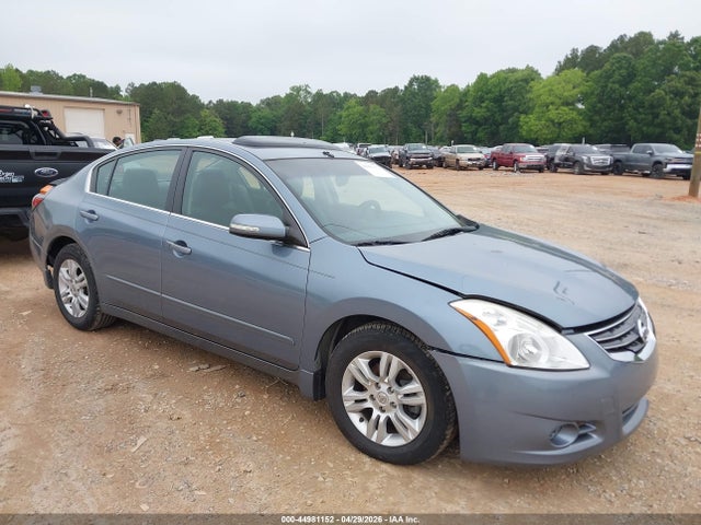 Salvage Nissan Altima Image