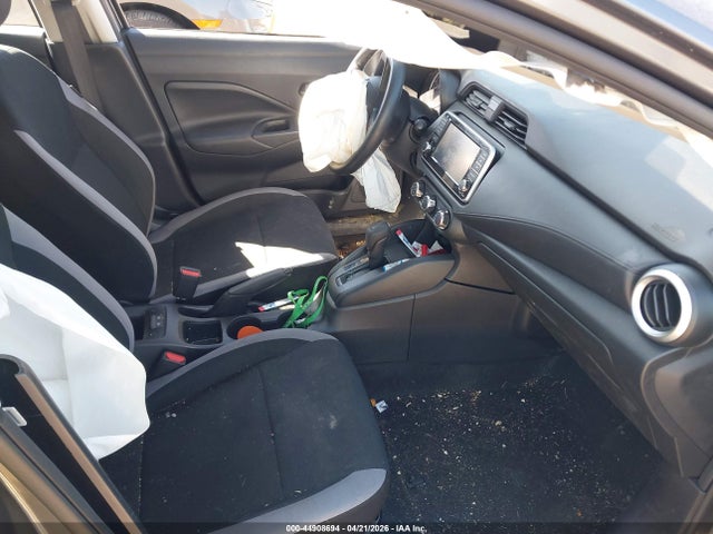 Nissan Versa 1.6 S