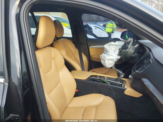 Volvo XC90 T5 Momentum