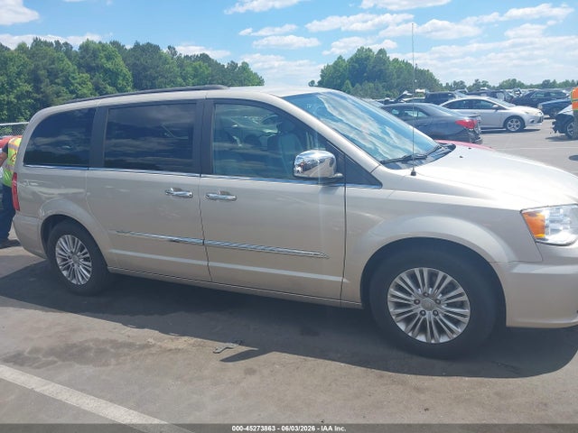 Chrysler Town & Country Touring-l