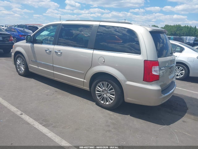Chrysler Town & Country Touring-l