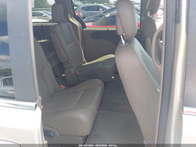 Chrysler Town & Country Touring-l