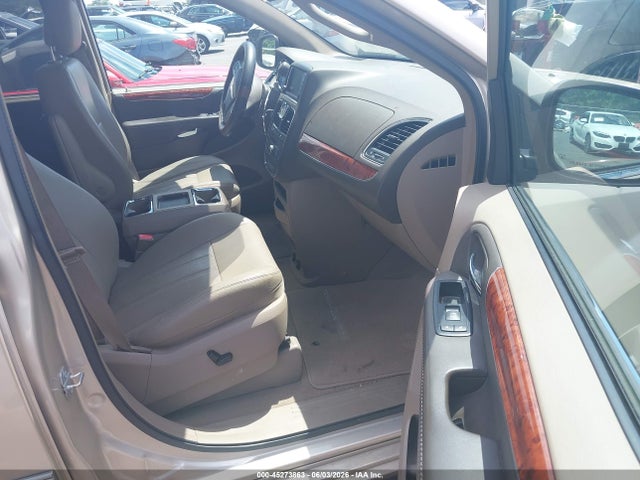 Chrysler Town & Country Touring-l