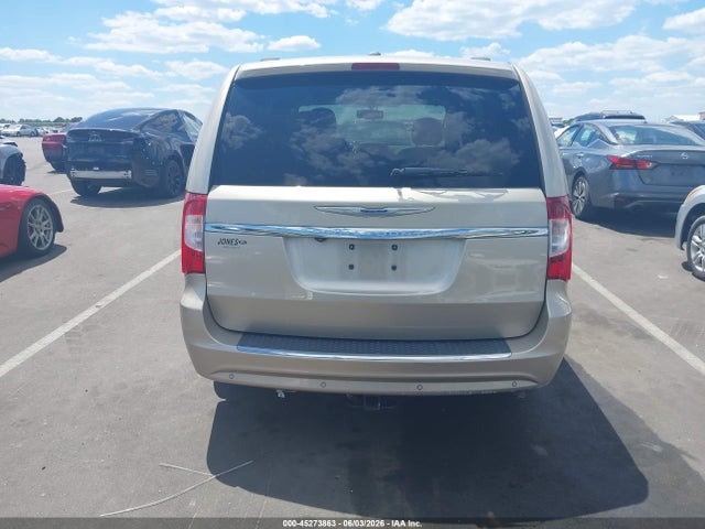 Chrysler Town & Country Touring-l