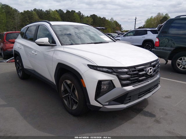 Salvage Hyundai TUCSON Image