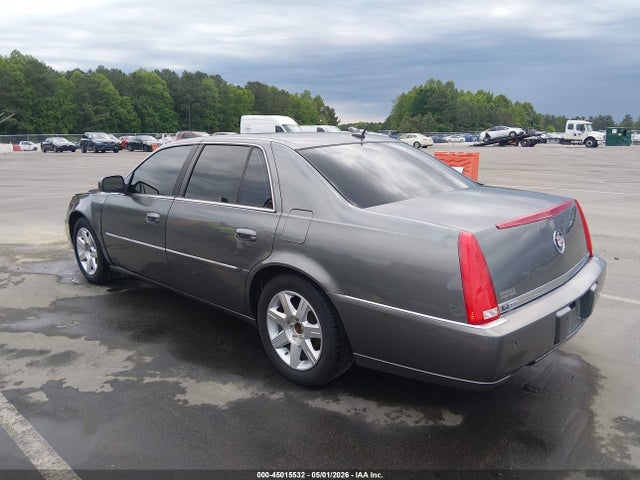 Cadillac DTS Standard