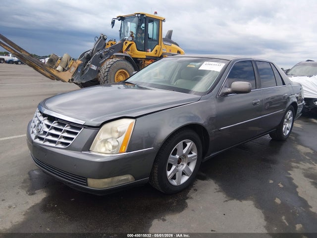 Cadillac DTS Standard
