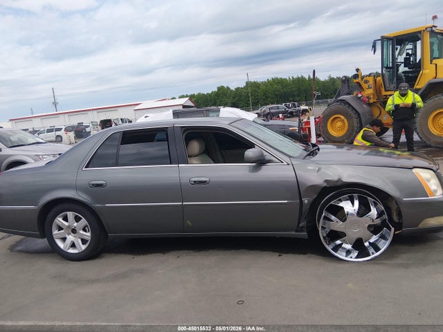 Cadillac DTS Standard