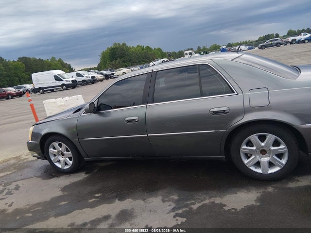Cadillac DTS Standard