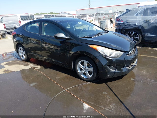 Salvage Hyundai ELANTRA Image