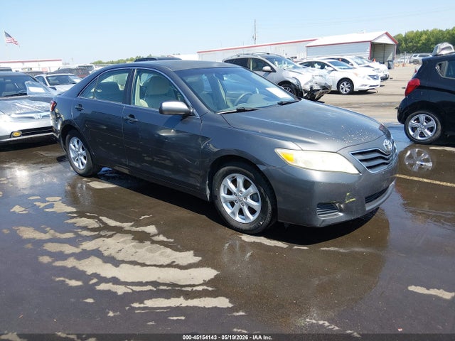 Salvage Toyota Camry Image