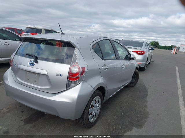 Toyota Prius c Two