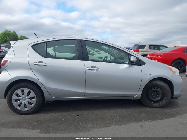Toyota Prius c Two