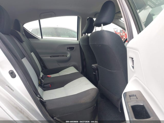 Toyota Prius c Two