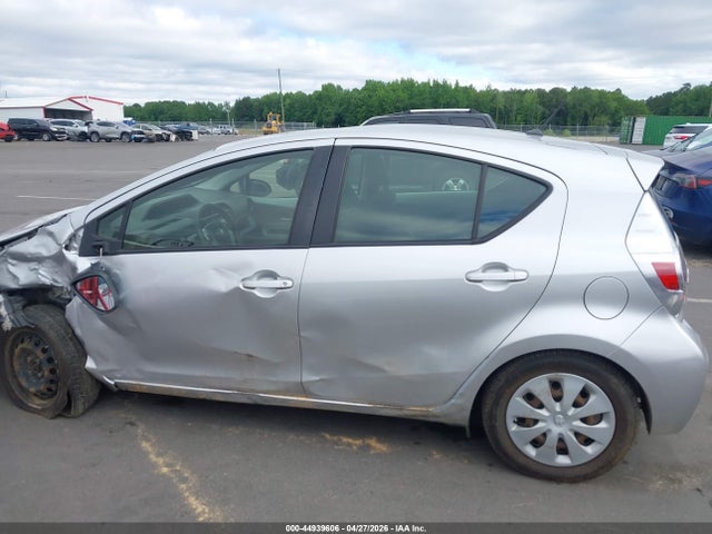 Toyota Prius c Two
