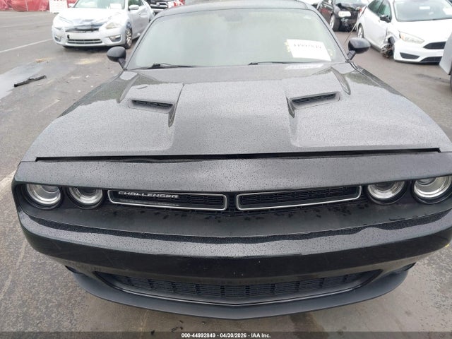Dodge Challenger Sxt