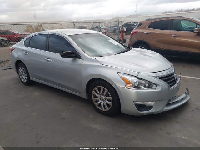 Salvage Nissan Altima Image