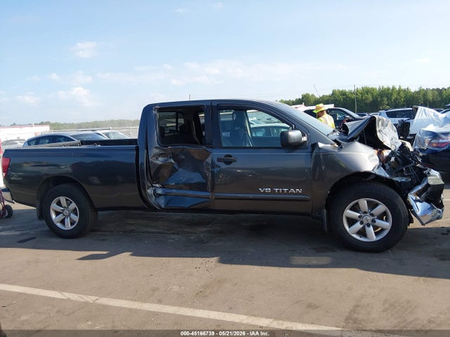Nissan Titan Se
