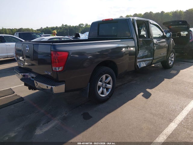 Nissan Titan Se