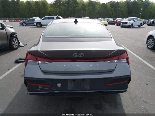Hyundai ELANTRA Sel