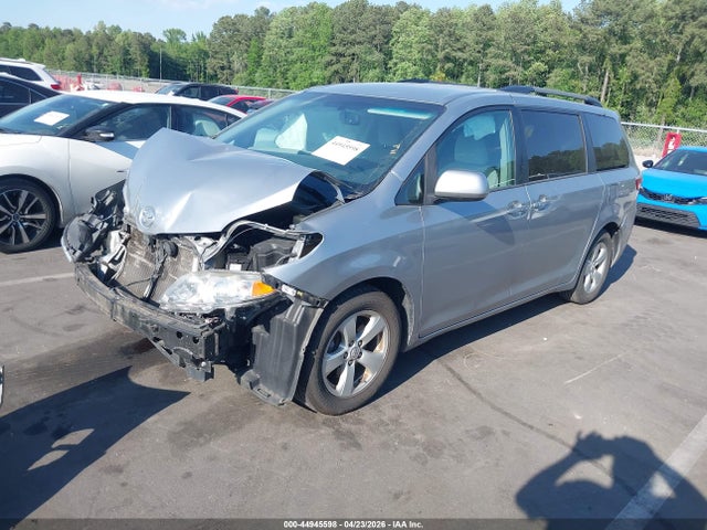 Toyota Sienna Le 8 Passenger