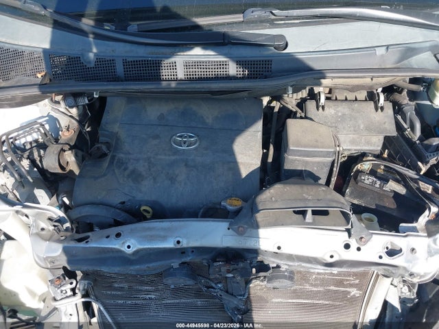 Toyota Sienna Le 8 Passenger