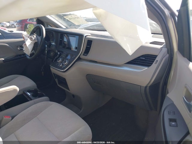 Toyota Sienna Le 8 Passenger