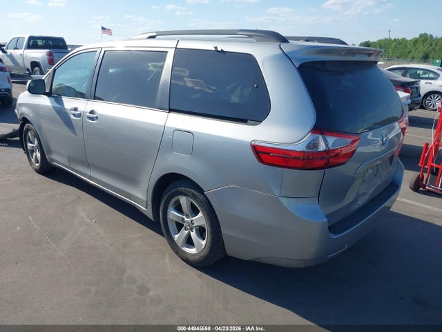 Toyota Sienna Le 8 Passenger