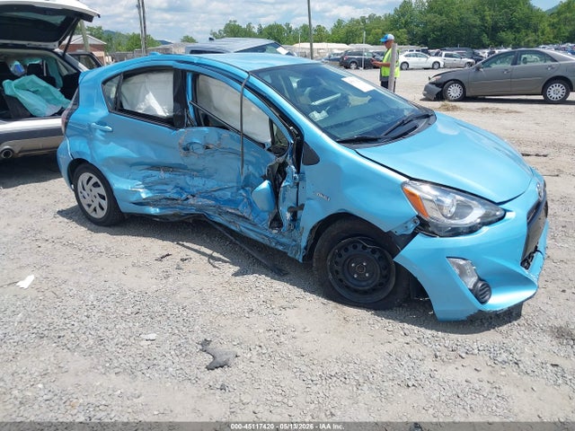 Salvage Toyota Prius c Image